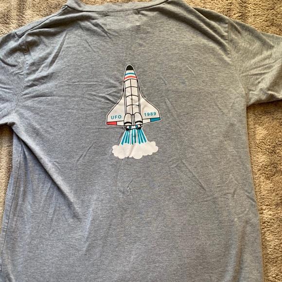 small women’s shirt with back print - Picture 2 of 2